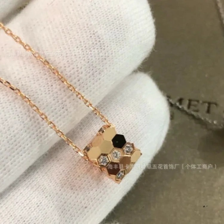 CNC high of Shang M round flower honeycomb smile necklace sun flower rhombus honeycomb necklace 18k rose gold clavicle chain image 5