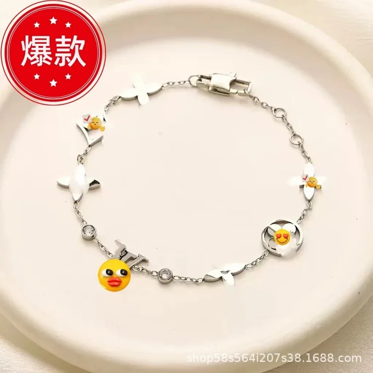 High-quality trendy brand hollow letter flower bracelets, exquisite and versatile bracelets, fashionable and simple multi-flower bracelets