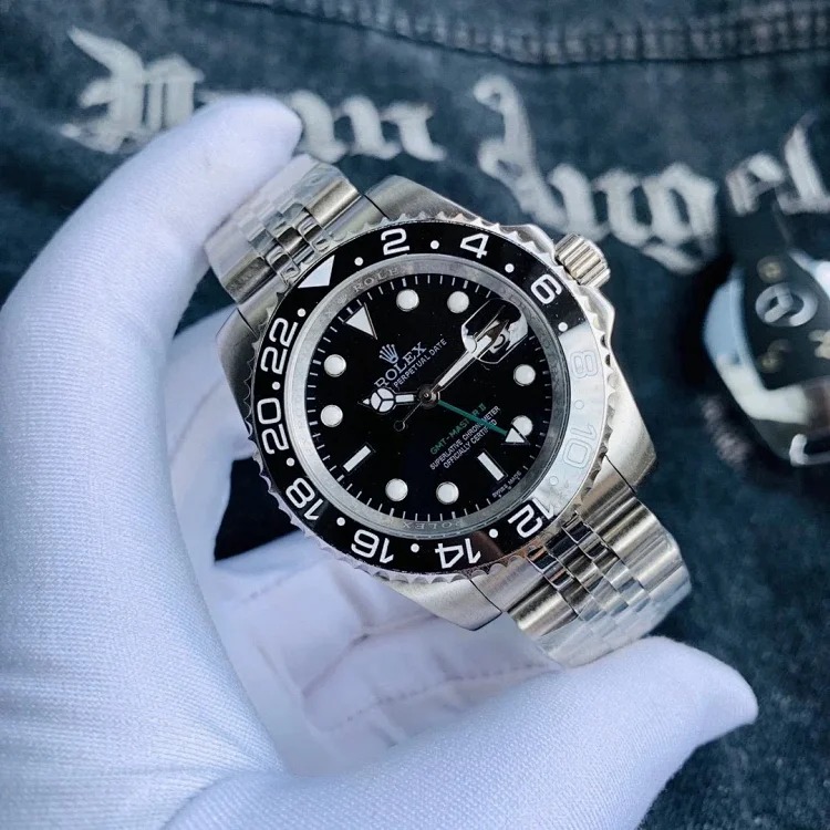 ¥560-1550 Fashionable and versatile watches