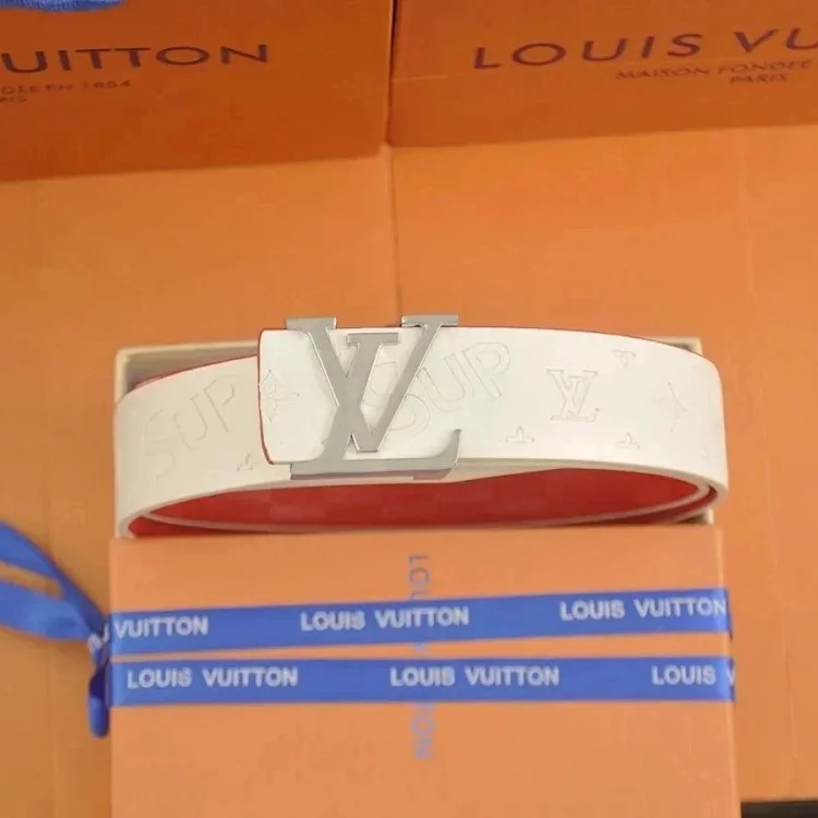 Fashionable and versatile belt 046