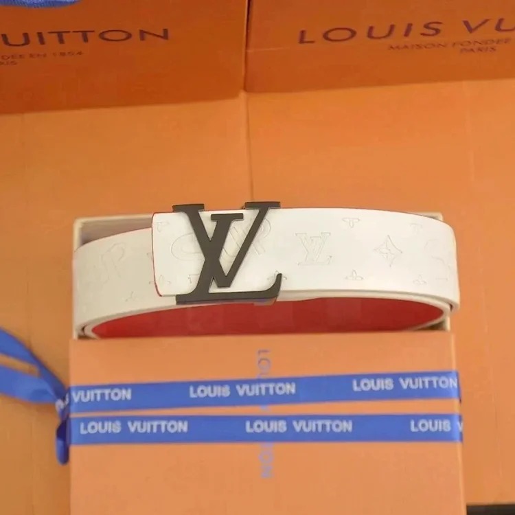 Fashionable and versatile belt 046