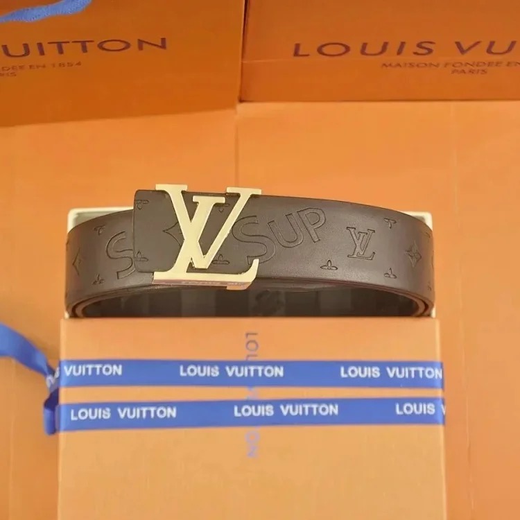 Fashionable and versatile belt 046