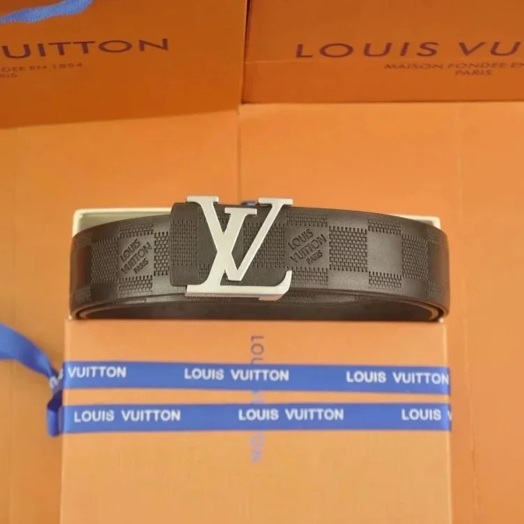 Fashionable and versatile belt 046