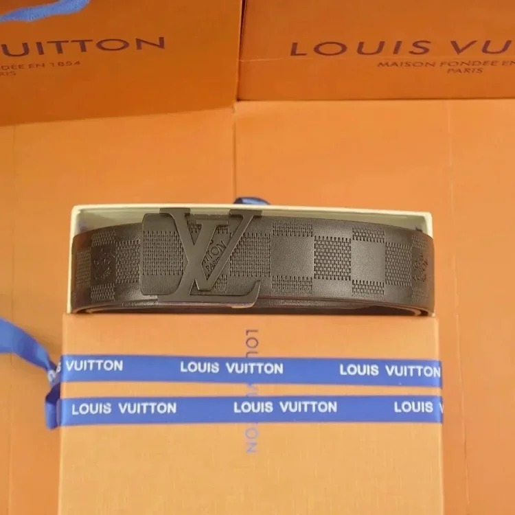 Fashionable and versatile belt 046