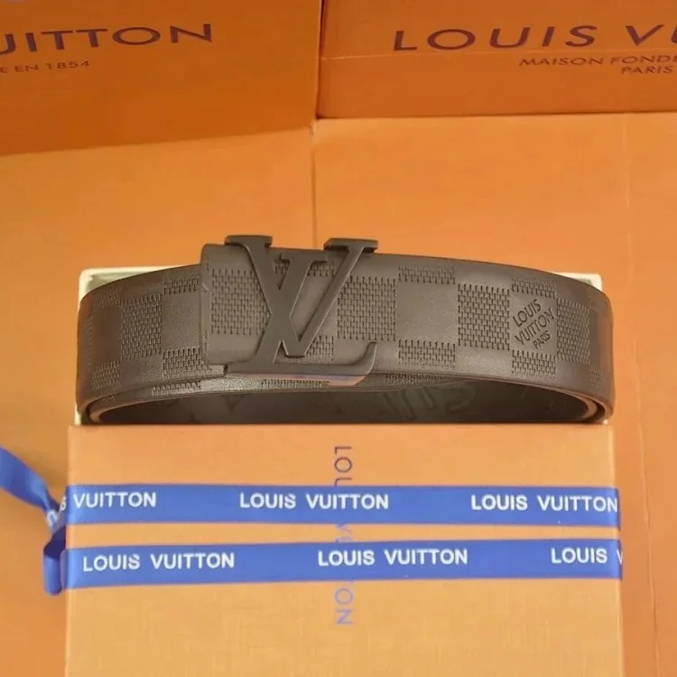 Fashionable and versatile belt 046