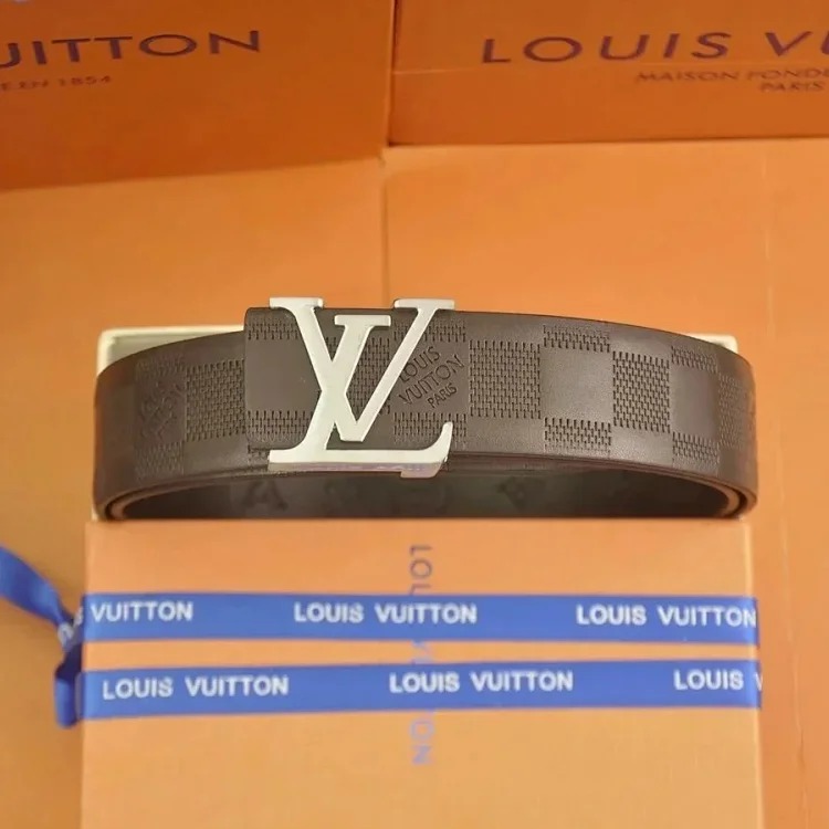 Fashionable and versatile belt 046