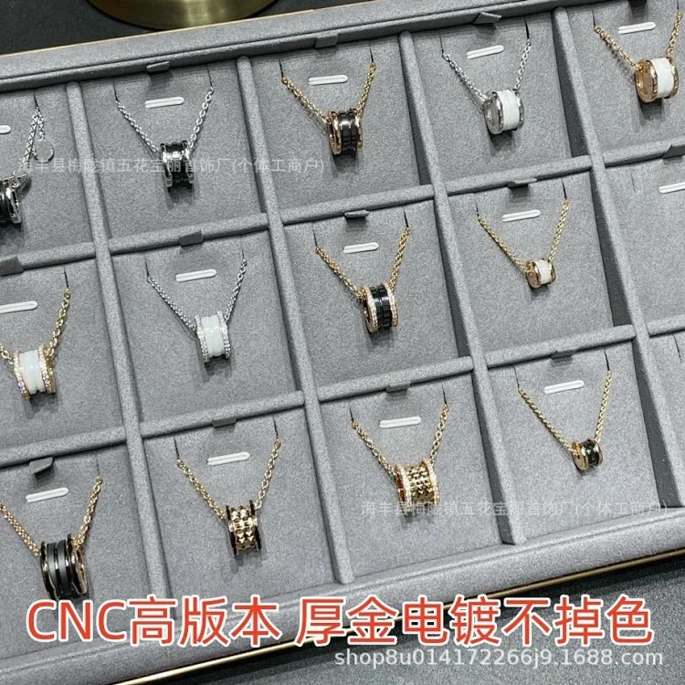 High of Baojia Xiaohongren ceramic necklace spring small waist charity model rivet edge diamond 925 silver 18k CNC