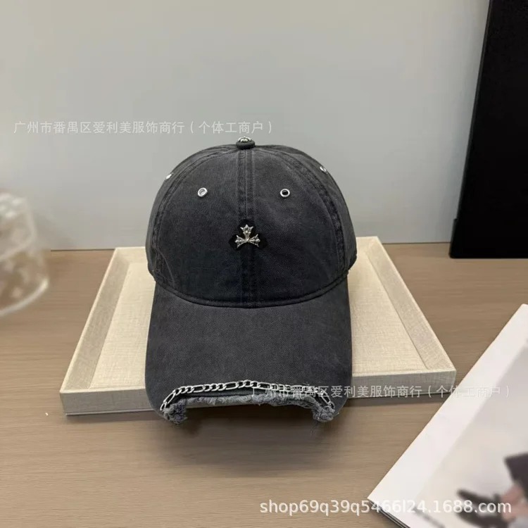 Ready-made old washed baseball cap for women, metal chain peaked cap, men's trendy brand, small soft-top sun hat with a face