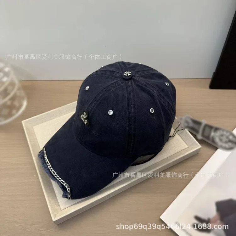 Ready-made old washed baseball cap for women, metal chain peaked cap, men's trendy brand, small soft-top sun hat with a face