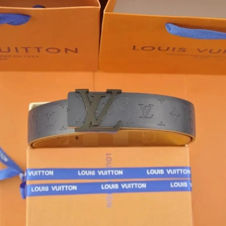 Fashionable and versatile belt 047