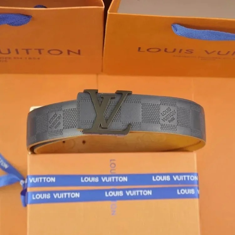 Fashionable and versatile belt 047