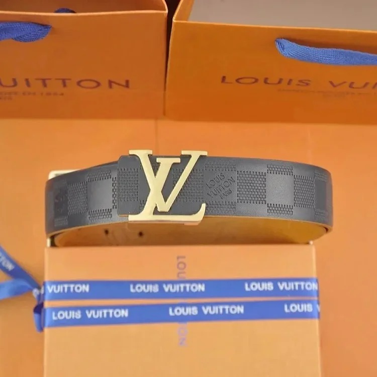Fashionable and versatile belt 047