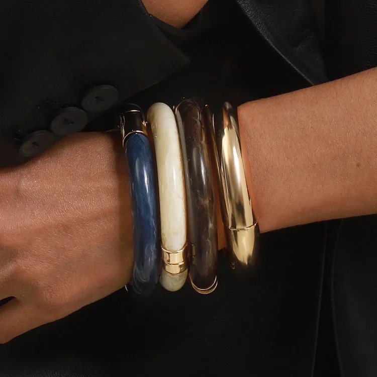 B3524 cross-border retro versatile geometric round resin bracelet, personalized fashionable alloy texture openable bracelet