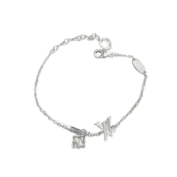 High flower star with diamond V letter necklace, exquisite, simple and high-end, gift to girlfriend, factory direct sale
