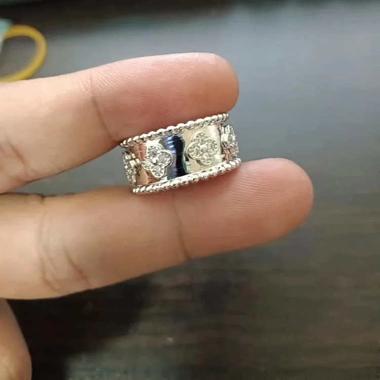 V gold thick-plated 18K gold four-leaf clover kaleidoscope flower petals ring ring manufacturer direct sales gold-plated new model