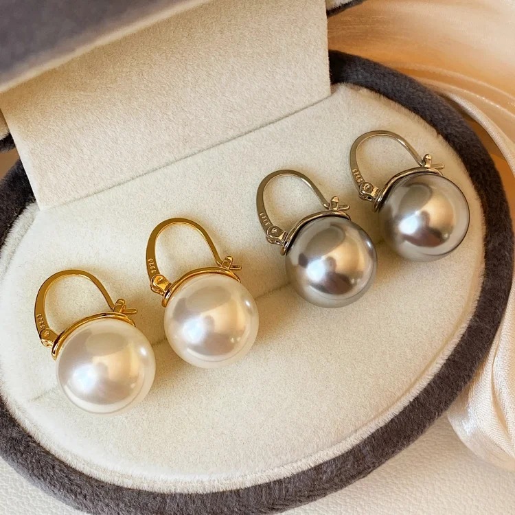 Dong Qing's same style bucket Shijia oversized pearl earrings 2025 new high-end light luxury S925 silver teapot earrings