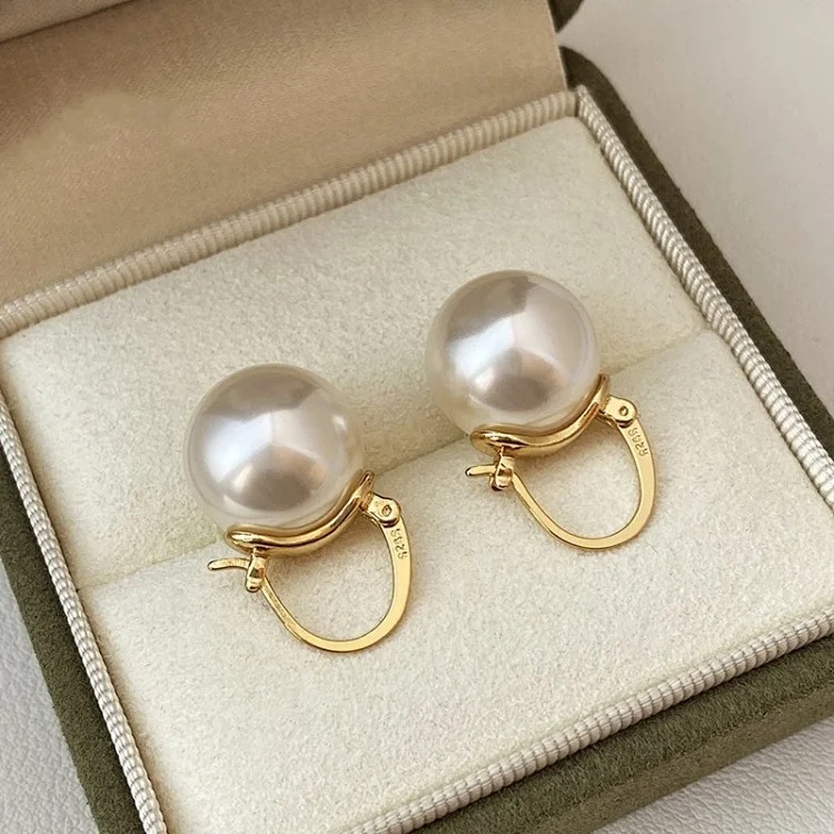 Dong Qing's same style bucket Shijia oversized pearl earrings 2025 new high-end light luxury S925 silver teapot earrings