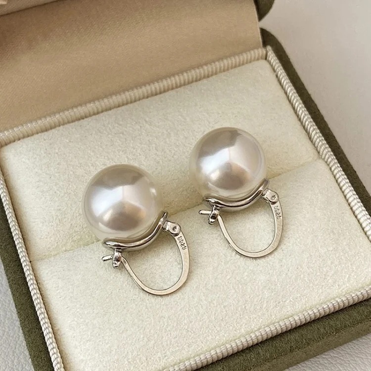Dong Qing's same style bucket Shijia oversized pearl earrings 2025 new high-end light luxury S925 silver teapot earrings