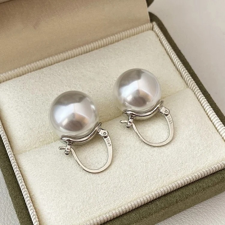 Dong Qing's same style bucket Shijia oversized pearl earrings 2025 new high-end light luxury S925 silver teapot earrings