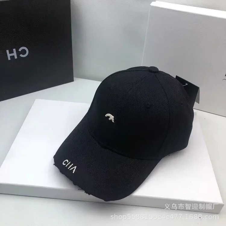 Double embroidered correct letter fashion baseball cap with face display small peaked cap for women and men versatile sun hat