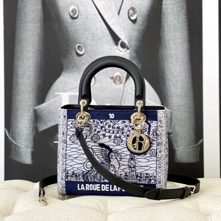 D fashion bags