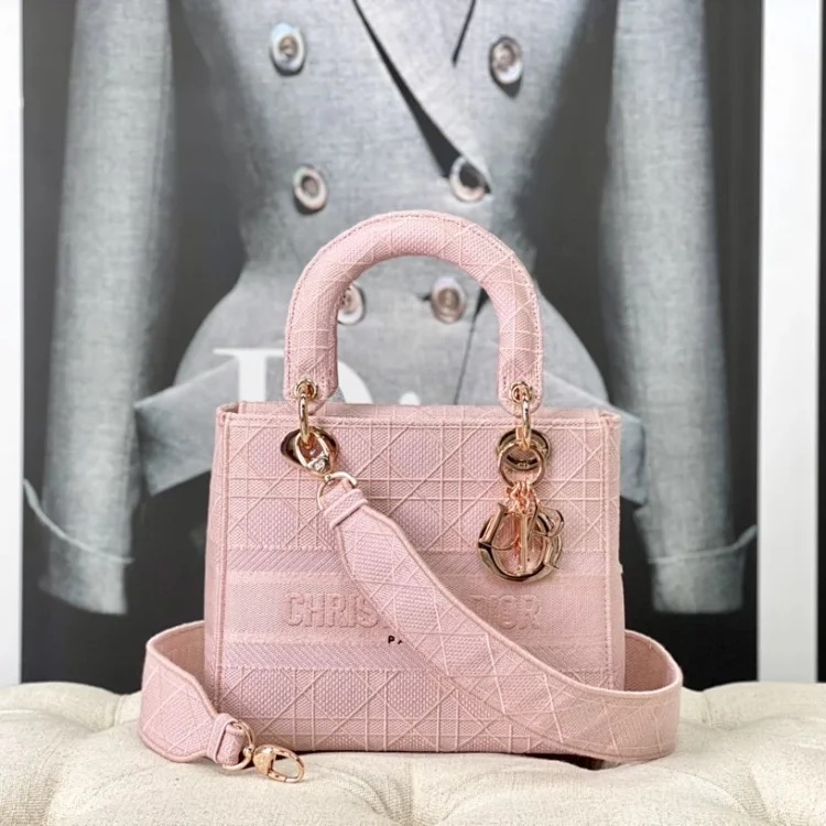 D fashion bags