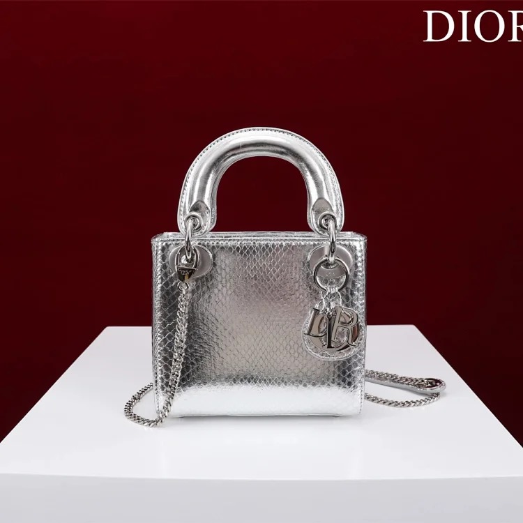 D fashion bags