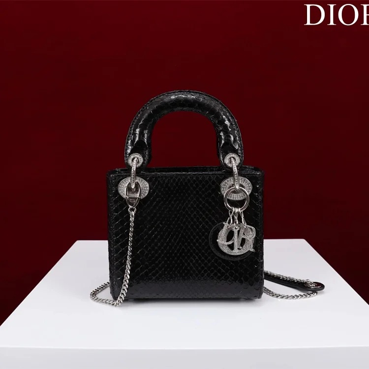 D fashion bags