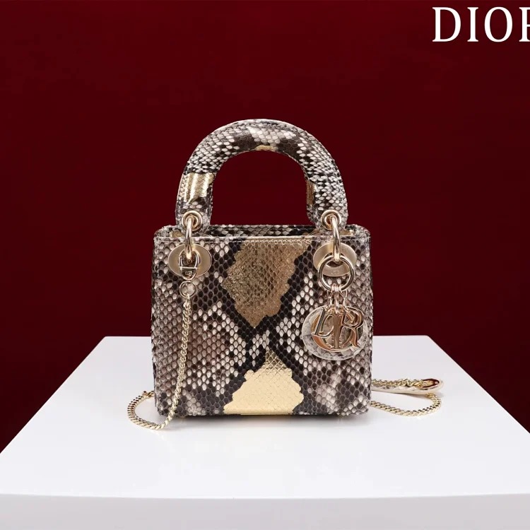 D fashion bags