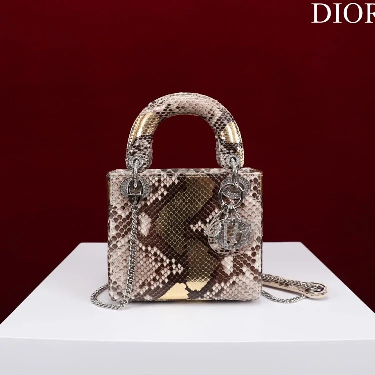 D fashion bags