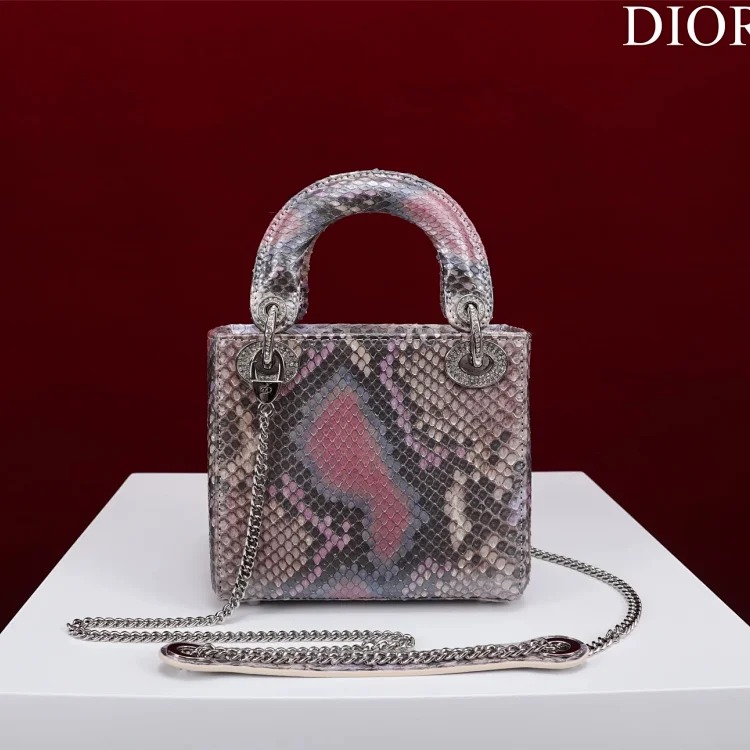 D fashion bags