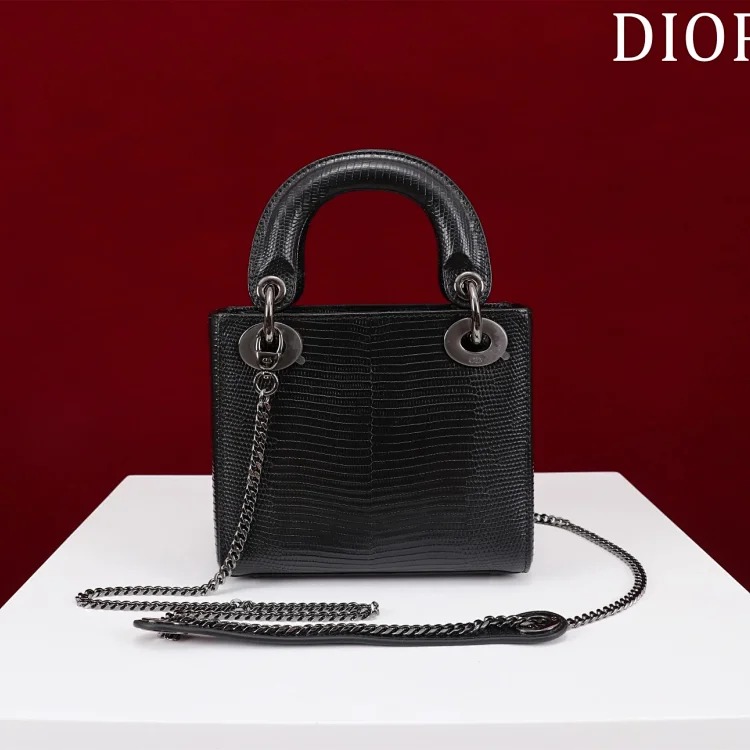 D fashion bags