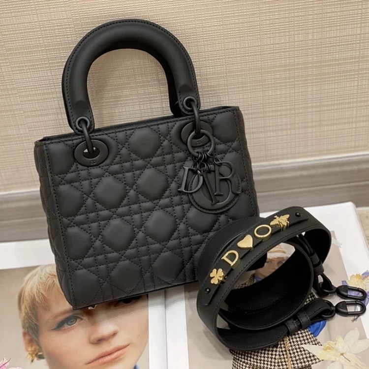 D fashion bags