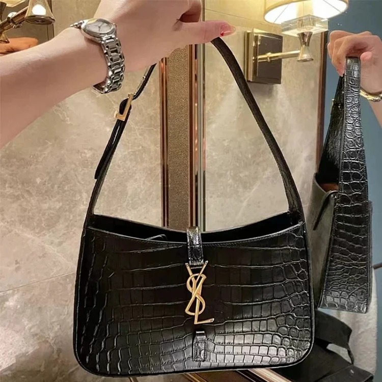 Hermes Package delivery supports factory crocodile spot mail packages, direct sales of genuine leather bags, and a large number of big-name women’s bags with patterns