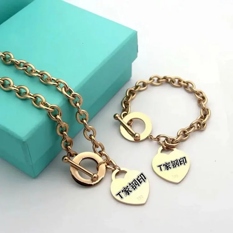 Cartier Cross-border e-commerce T home love bracelet European and American light luxury versatile couple titanium steel bracelet necklace letter pendant heart shape