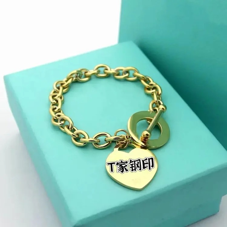 Cartier Cross-border e-commerce T home love bracelet European and American light luxury versatile couple titanium steel bracelet necklace letter pendant heart shape