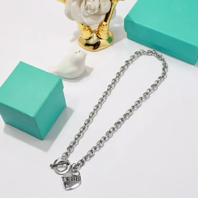 Cartier Cross-border e-commerce T home love bracelet European and American light luxury versatile couple titanium steel bracelet necklace letter pendant heart shape
