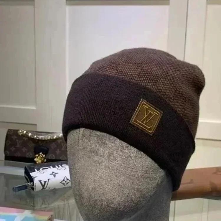 Warm fashionable knitted hat 001YHH40 image 6
