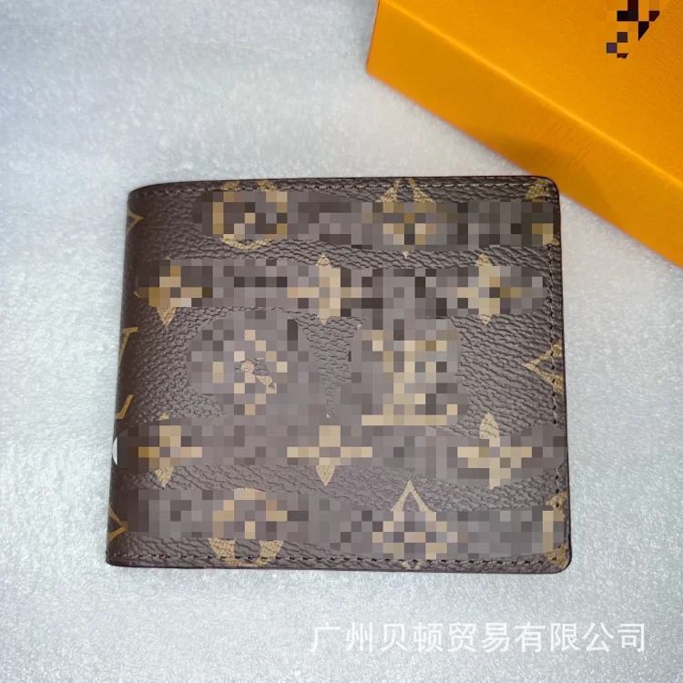 Classic Western-Style Export Stock: Trendy, Best-Selling Men's Short Wallet featuring Allover Monogr image 2