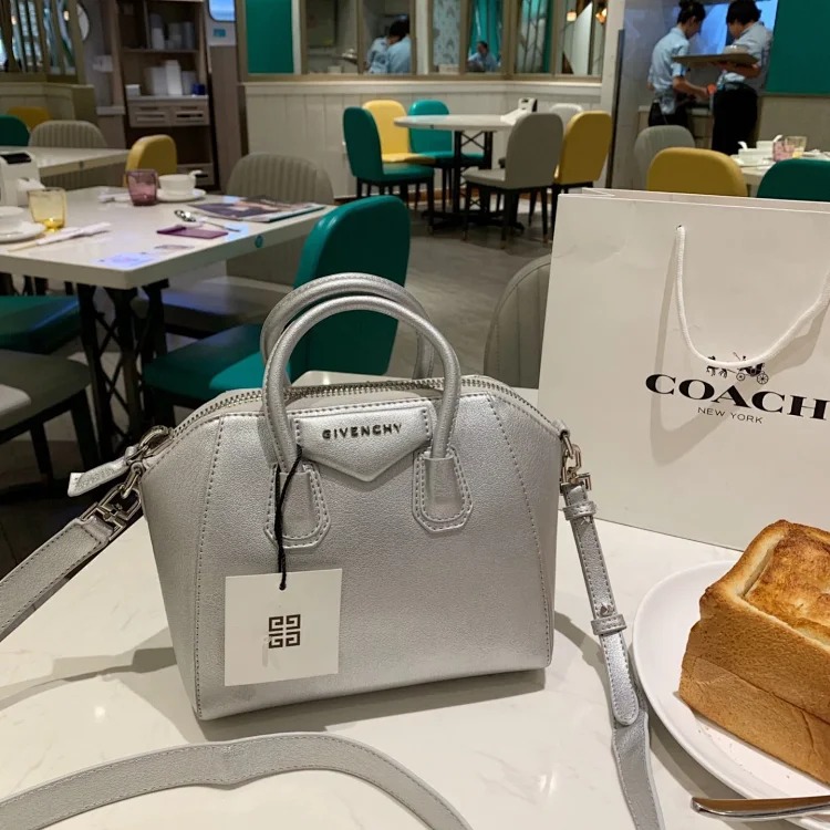 G fashion bag