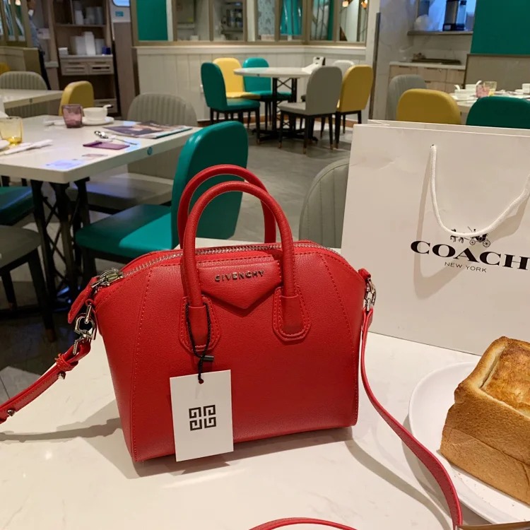 G fashion bag