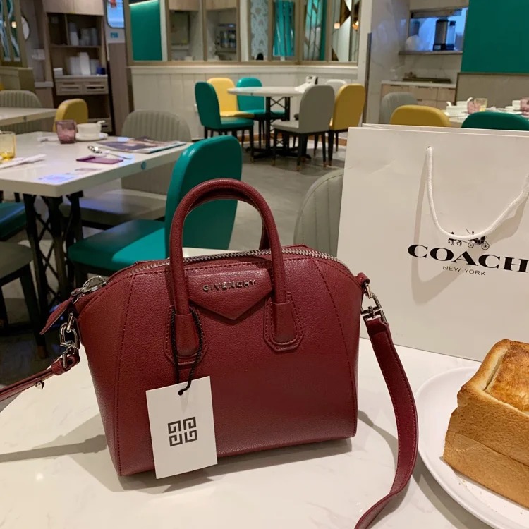 G fashion bag