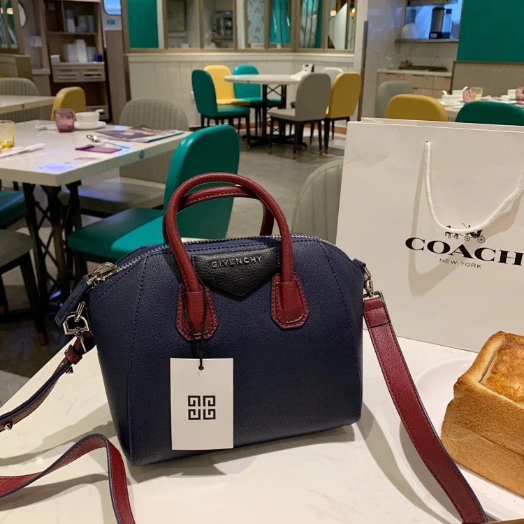 G fashion bag
