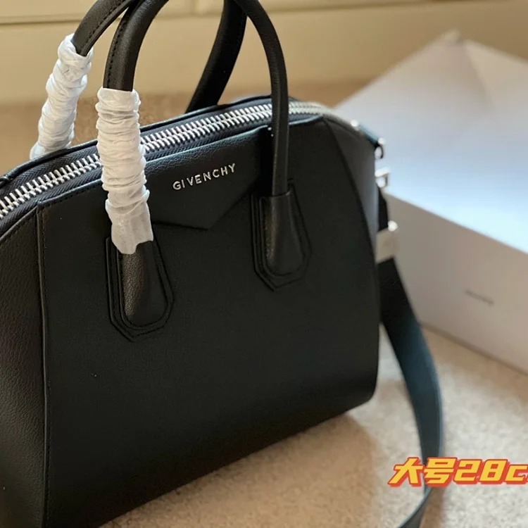 G fashion bag