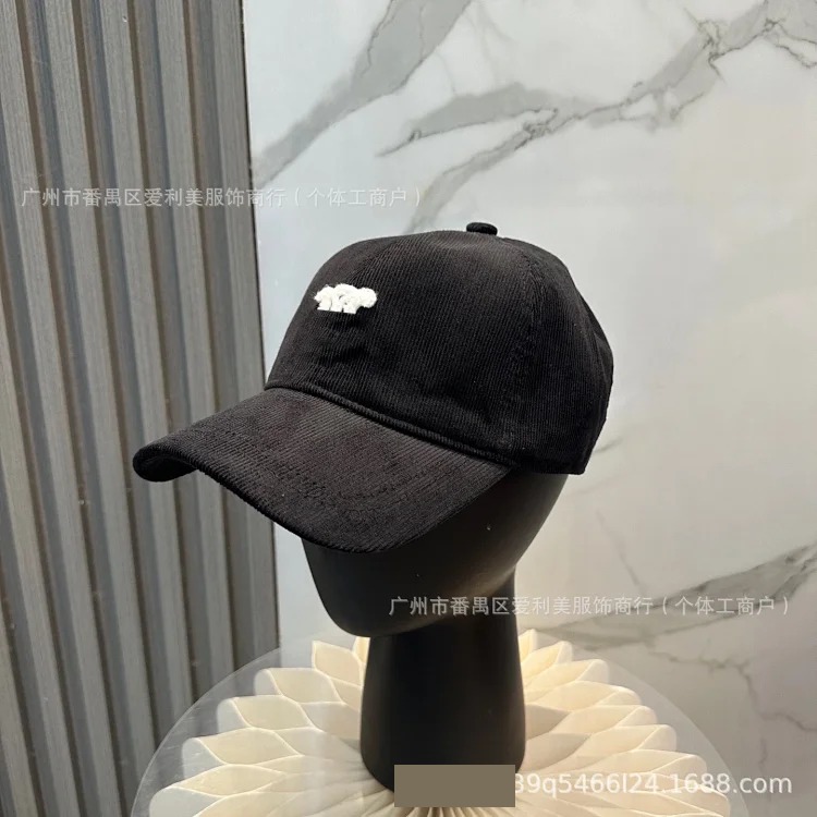 New Fashion Simple Solid Color Baseball Hat Women's Summer Korean Face Revealing Small Peaked Cap Men's Couple Hat Wholesale