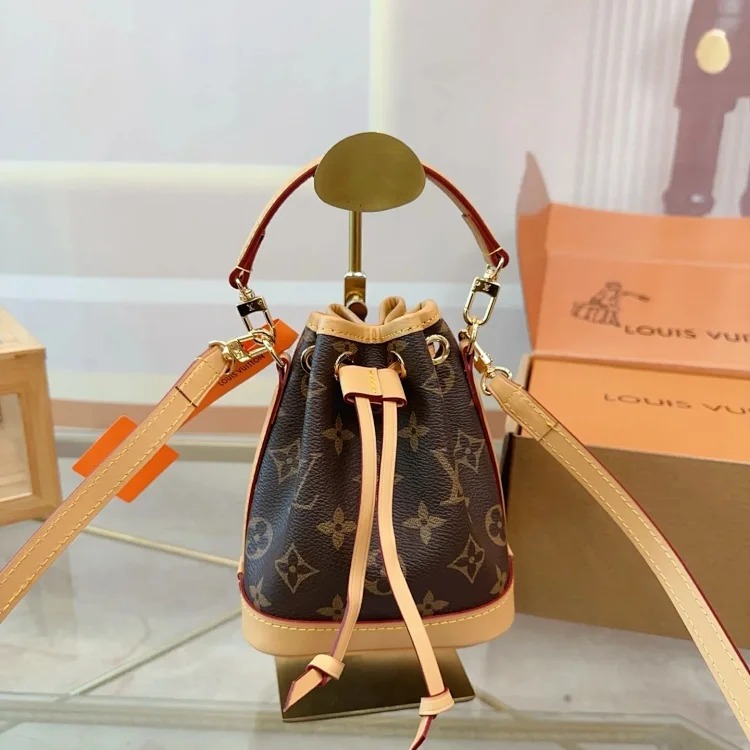 Collection of fashionable and trendy bags image 2