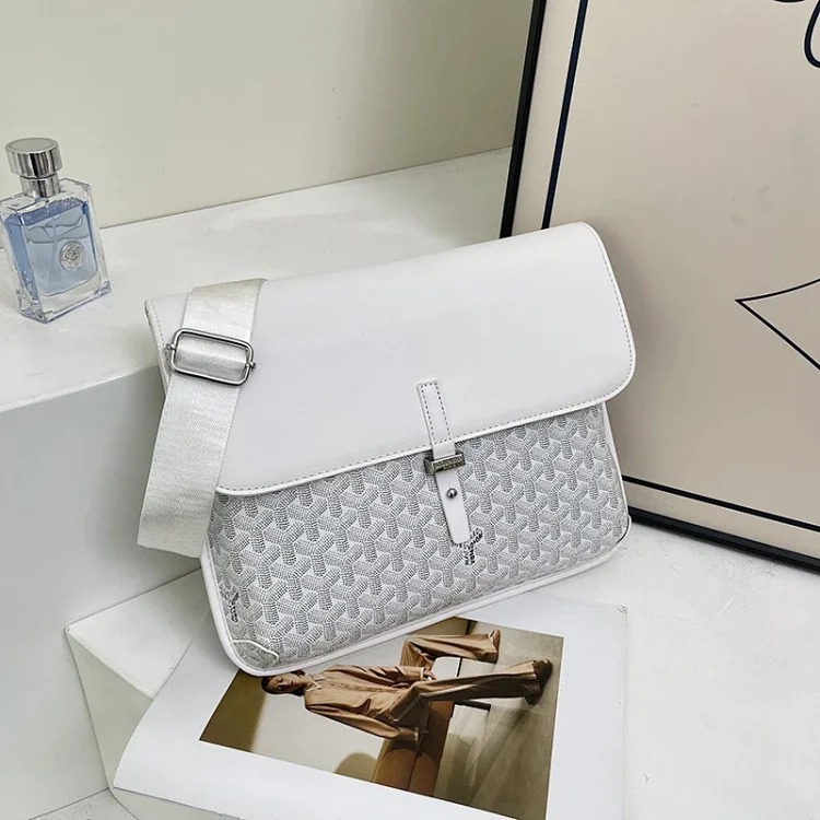 Dior 25 New Goya French Shoulder Bag Gaoyade Men's and Women's Large Capacity Crossbody Bag Postman Saddle Bag Printed Dog Tooth image 5