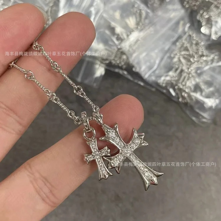 Chanel Crowe double cross necklace couple's same style diamond-plated 18K gold double pin pendant clavicle chain sweater chain image 2