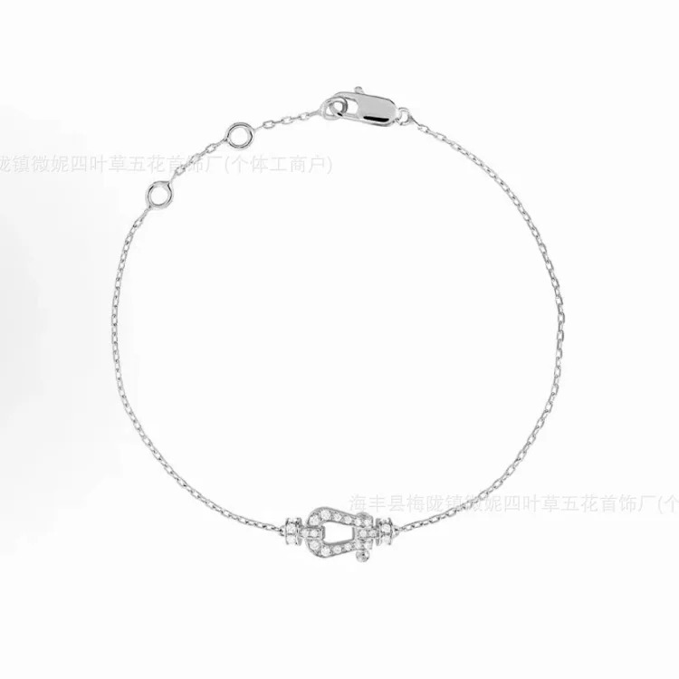 Fei F's Horseshoe Buckle Diamond Necklace Plated 18K Gold Full Diamond Mini Clavicle Chain Nautical Buckle Chinese Valentine's Day Gift Couple