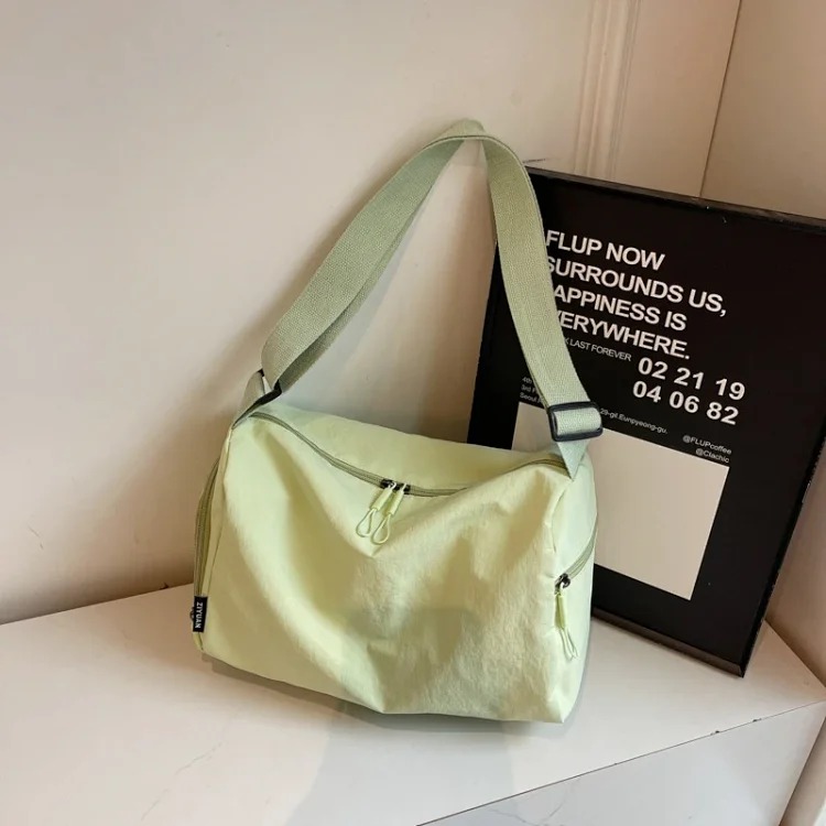 Japanese and Korean women's bags large-capacity crossbody bag women's high-end sports short-distance travel casual nylon shoulder bag